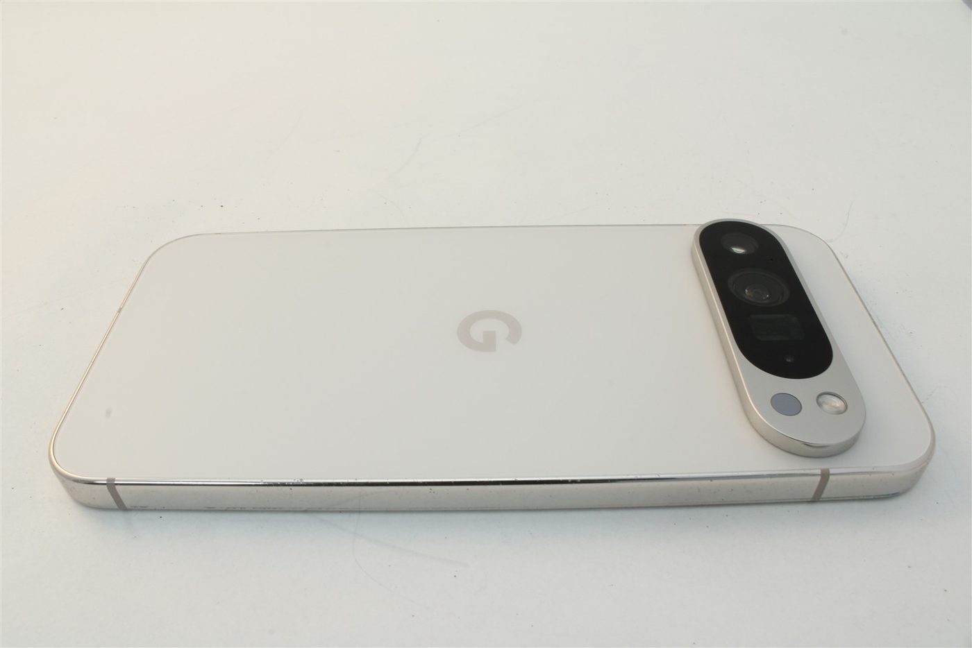 Pixel 9 Pro XL in White