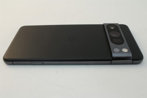 Pixel 8 Pro in Black, cosmetic grade B