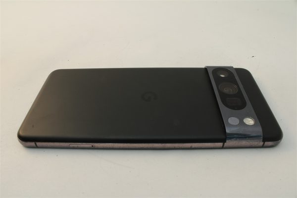 Pixel 8 Pro in Black, cosmetic grade B