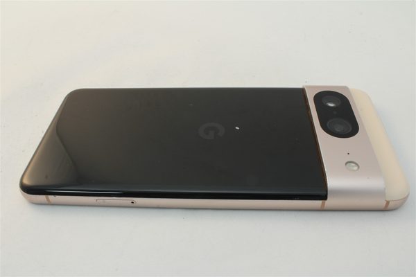 Pixel 8 in Gold, cosmetic grade B