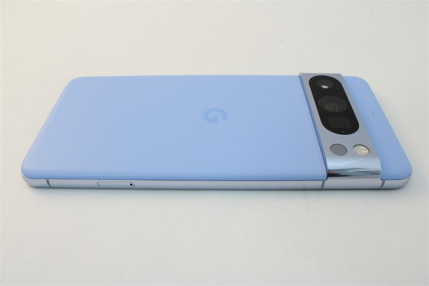 Pixel 8 Pro in Blue