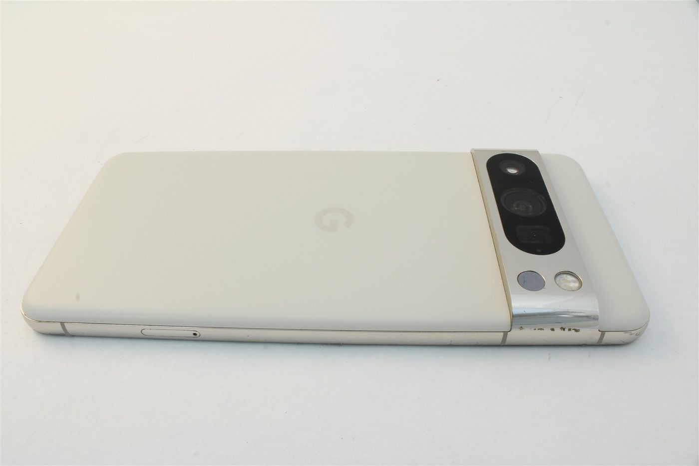 Pixel 8 Pro in White