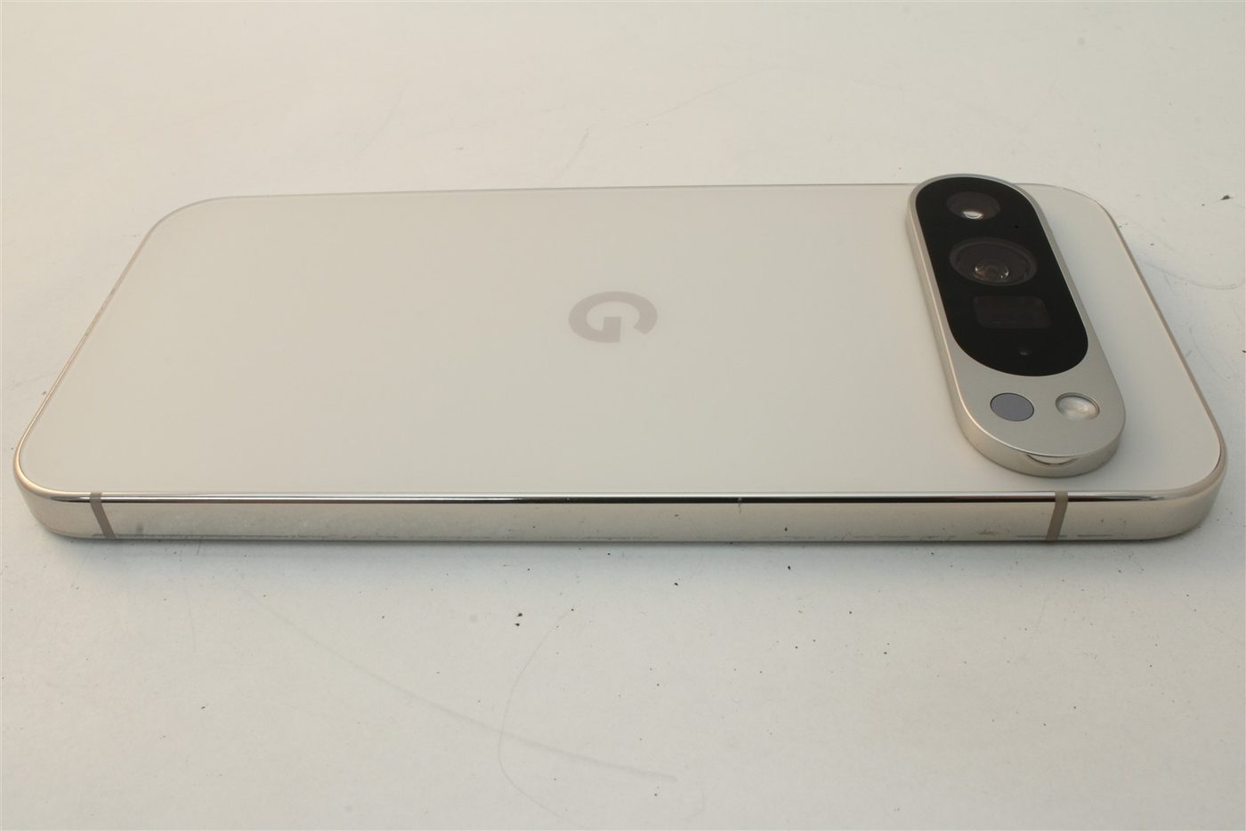 Pixel 9 Pro XL in White