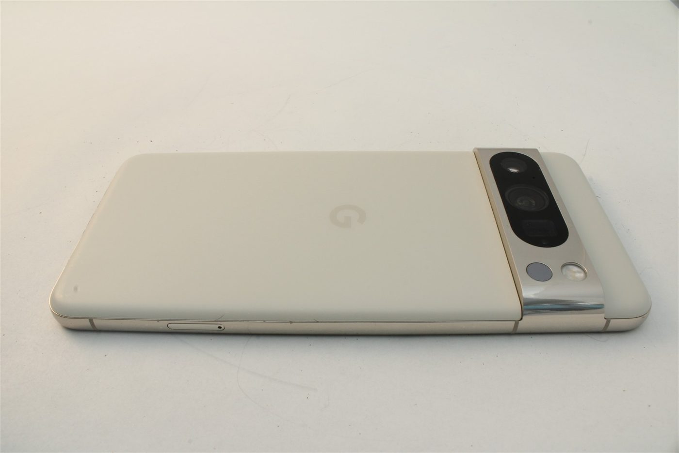 Pixel 8 Pro in White