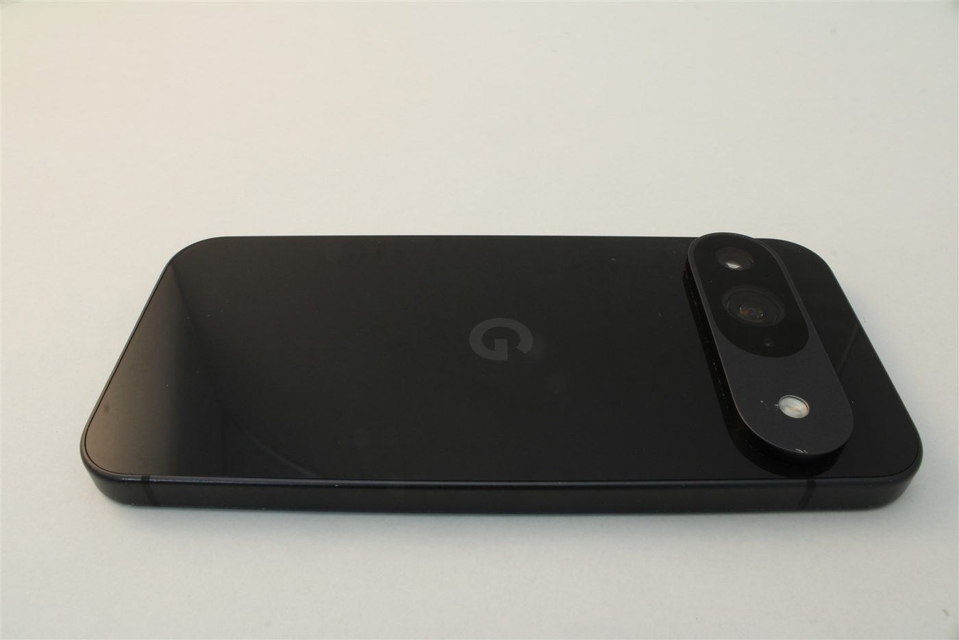 Pixel 9 in Black