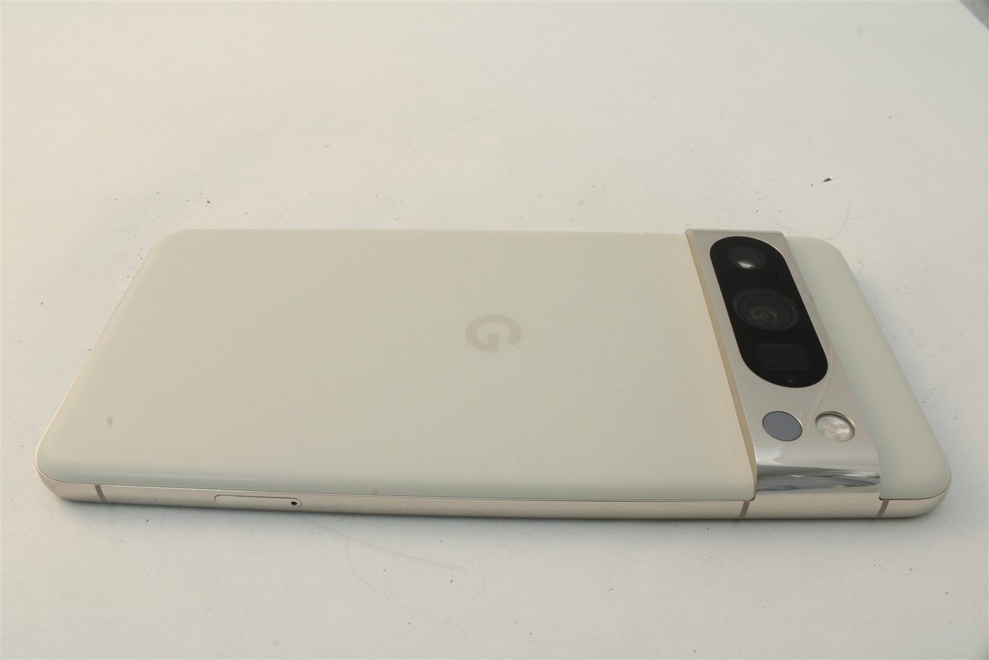 Pixel 8 Pro in White