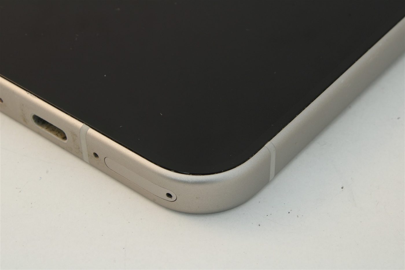 Pixel 9 in White