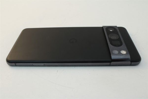 Pixel 8 Pro in Black, cosmetic grade B