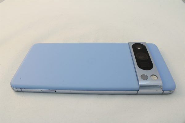 Pixel 8 Pro in Blue, cosmetic grade A