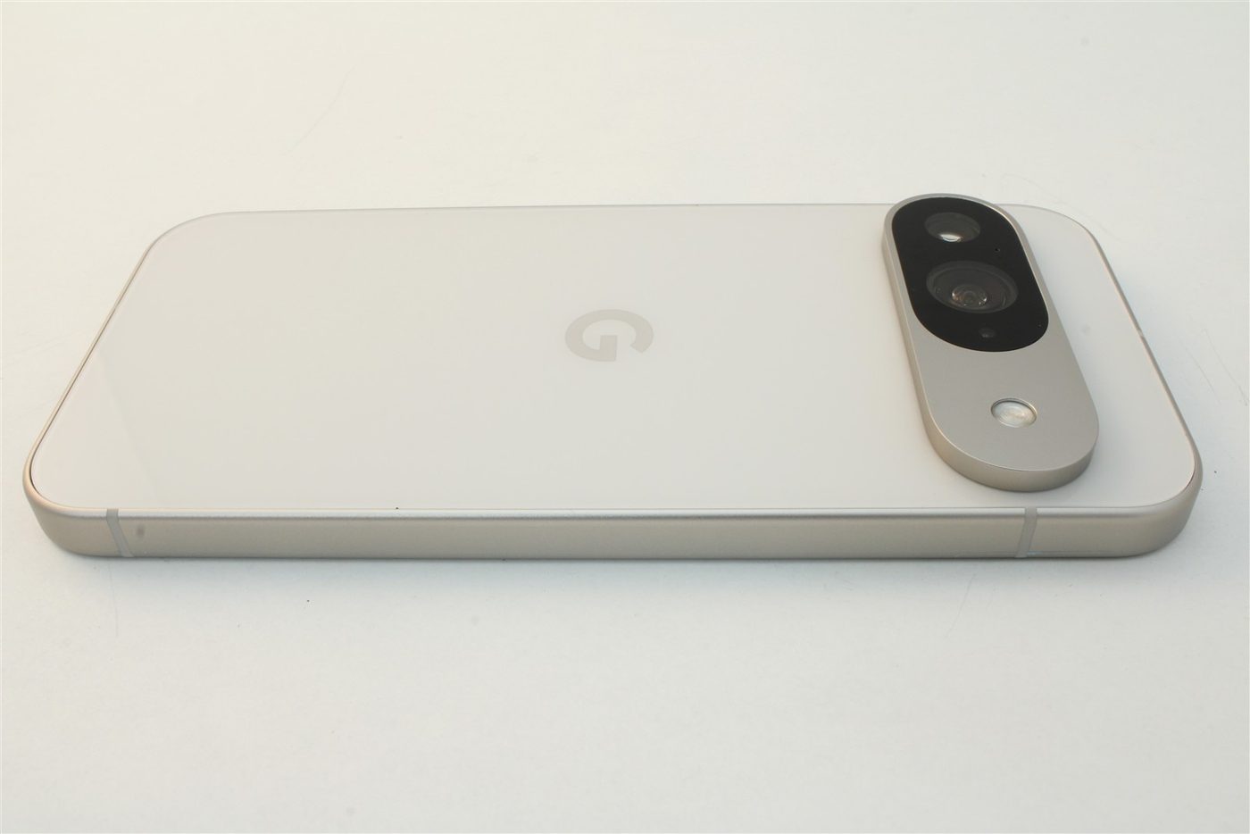 Pixel 9 in White