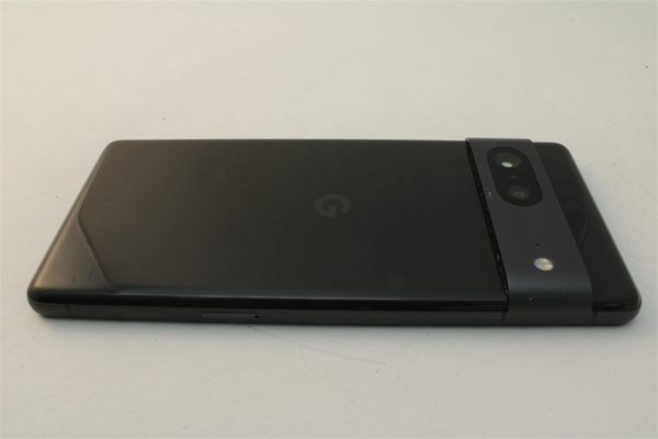 Pixel 7 in Black, cosmetic grade B