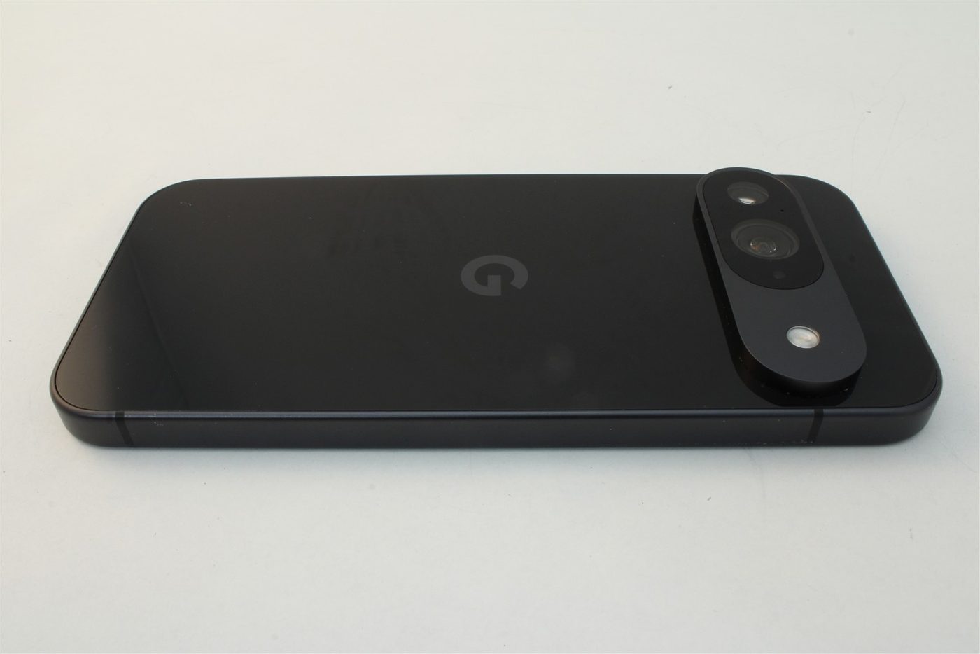 Pixel 9 in Black