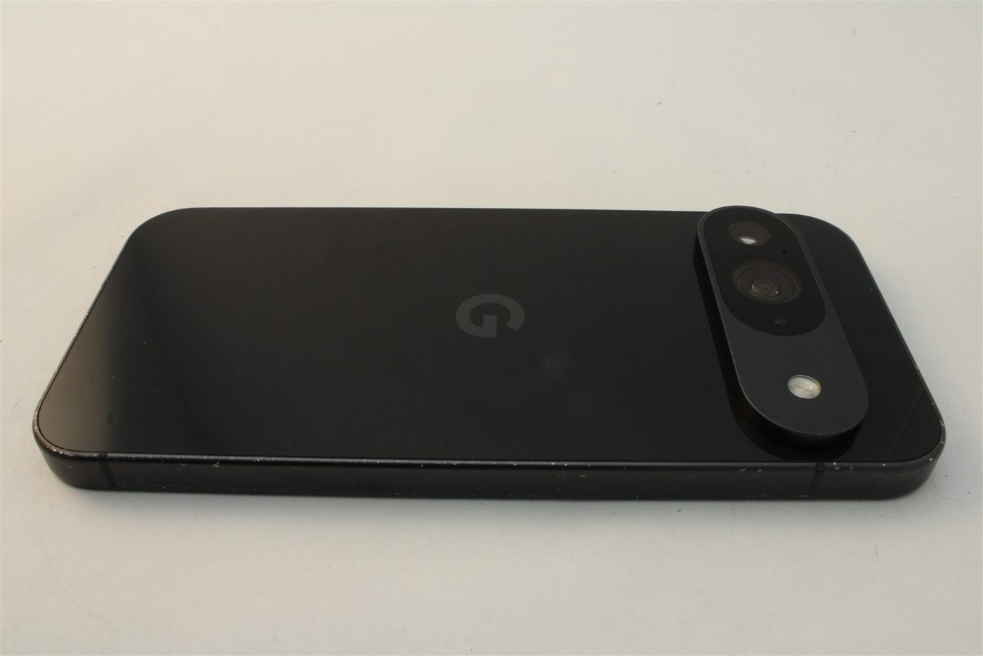 Pixel 9 in Black
