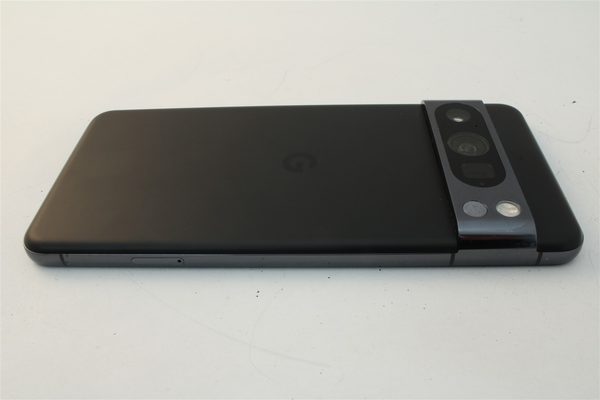 Pixel 8 Pro in Black, cosmetic grade B