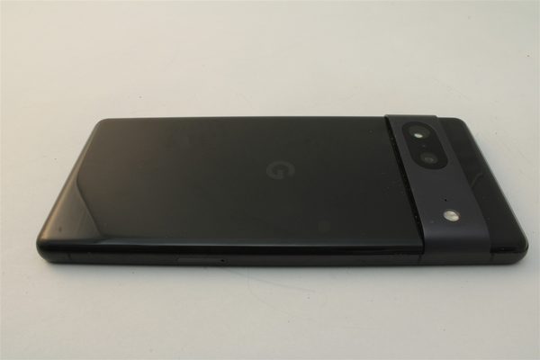 Pixel 7 in Black, cosmetic grade B