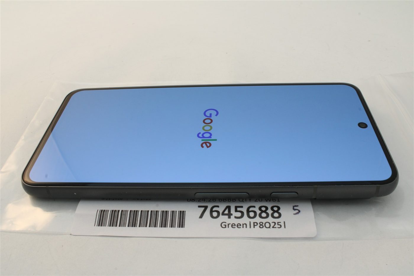 Pixel 8 in Green