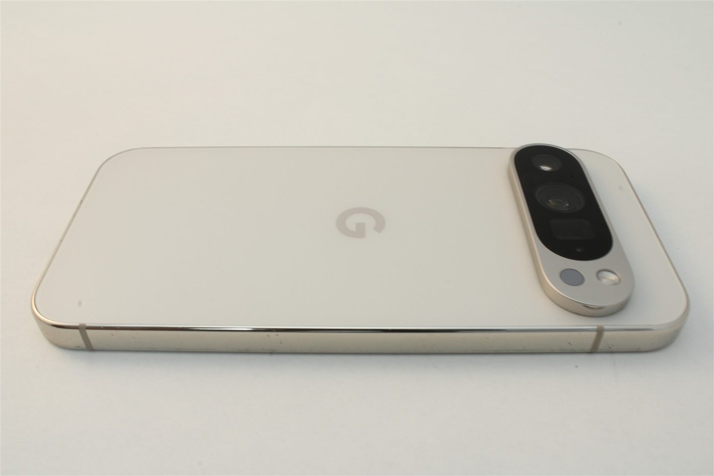 Pixel 9 Pro in White