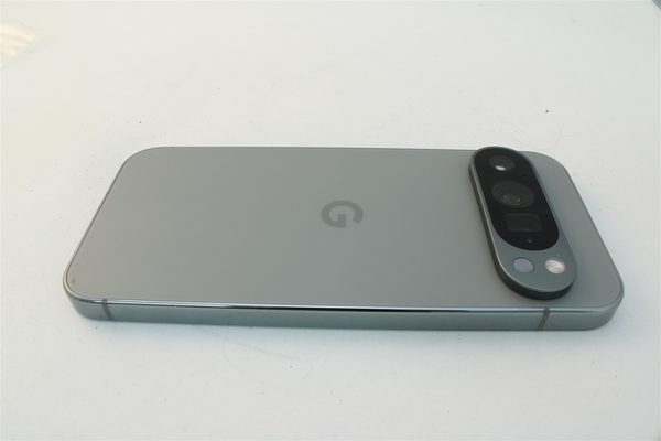Pixel 9 Pro in Green, cosmetic grade A+