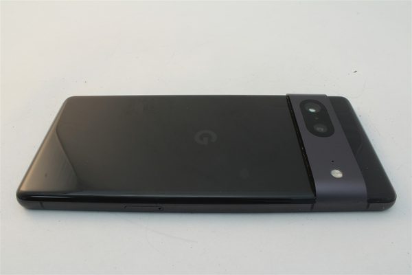 Pixel 7 in Black, cosmetic grade C