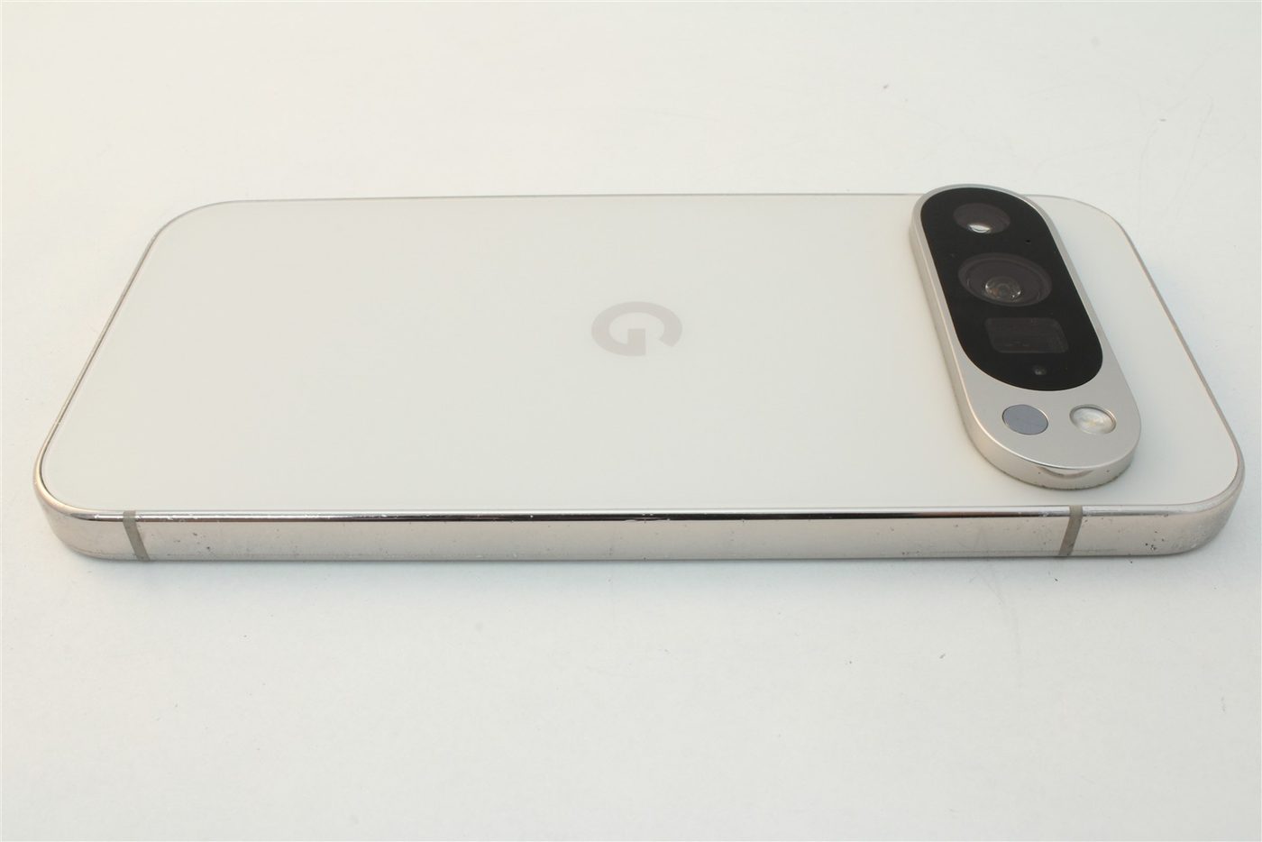 Pixel 9 Pro in White