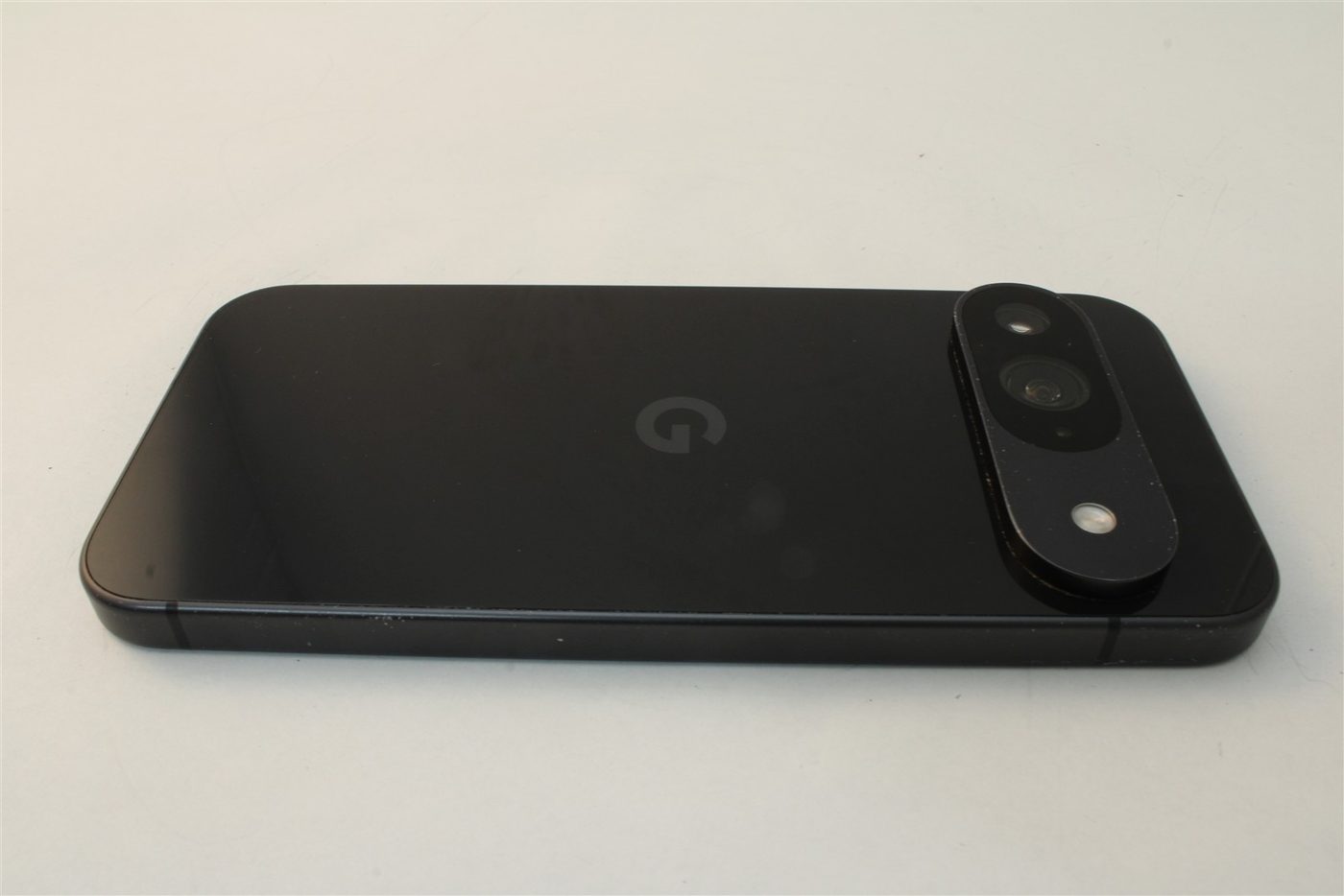 Pixel 9 in Black