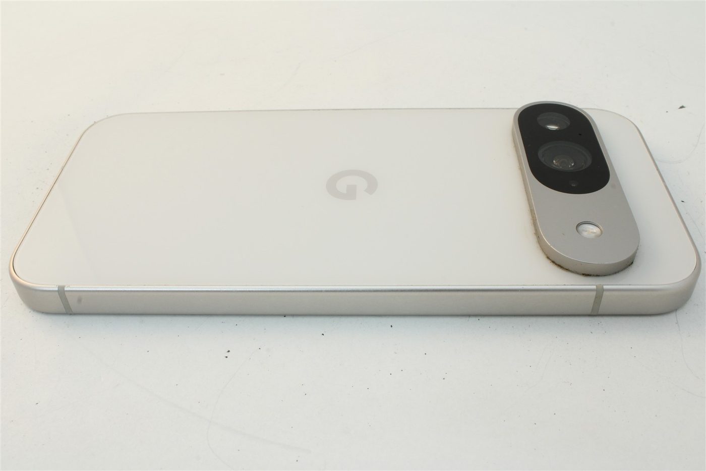 Pixel 9 in White
