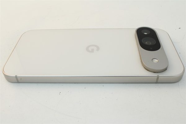 Pixel 9 in White, cosmetic grade A+