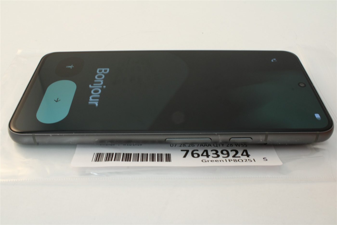 Pixel 8 in Green