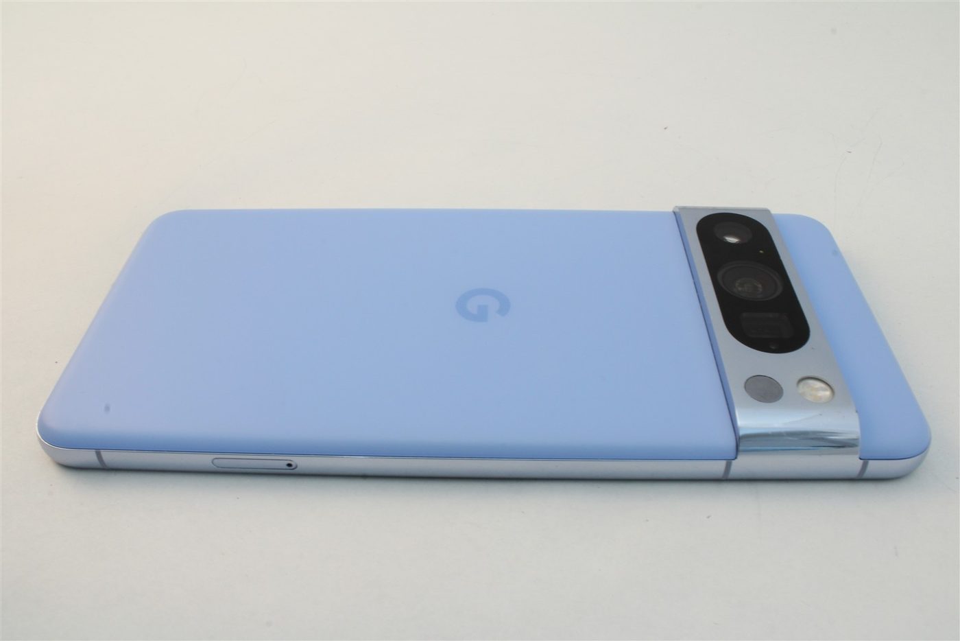Pixel 8 Pro in Blue