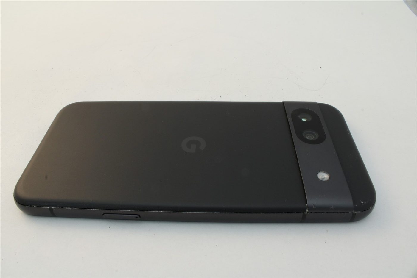 Pixel 8a in Black