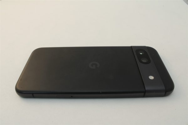 Pixel 8a in Black, cosmetic grade B