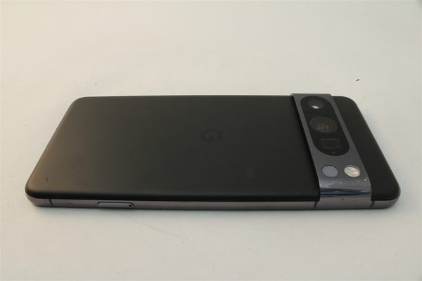 Pixel 8 Pro in Black, cosmetic grade A