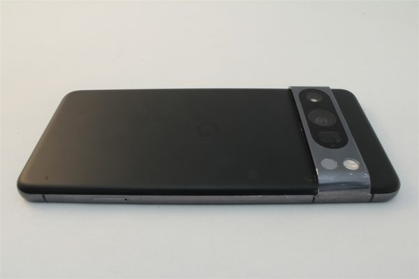 Pixel 8 Pro in Black, cosmetic grade A