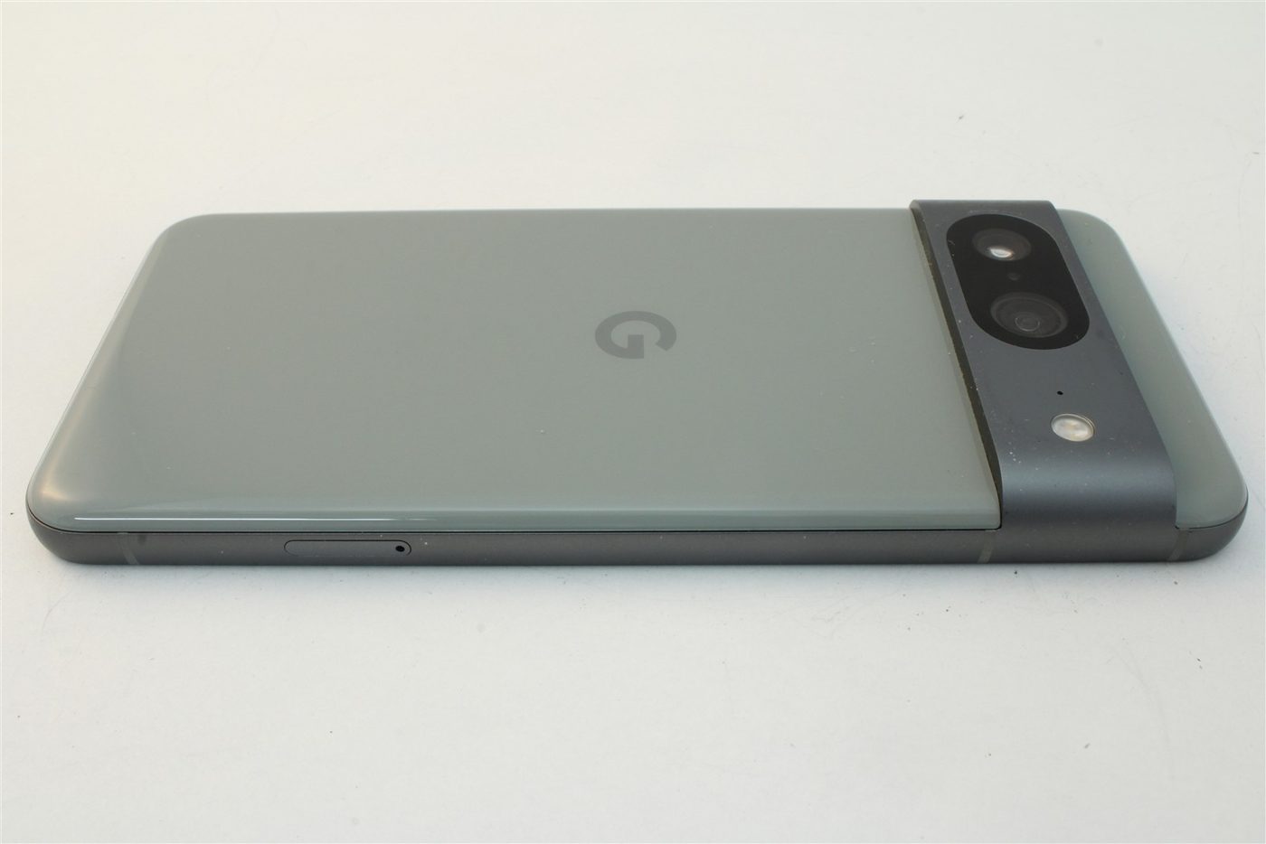 Pixel 8 in Green