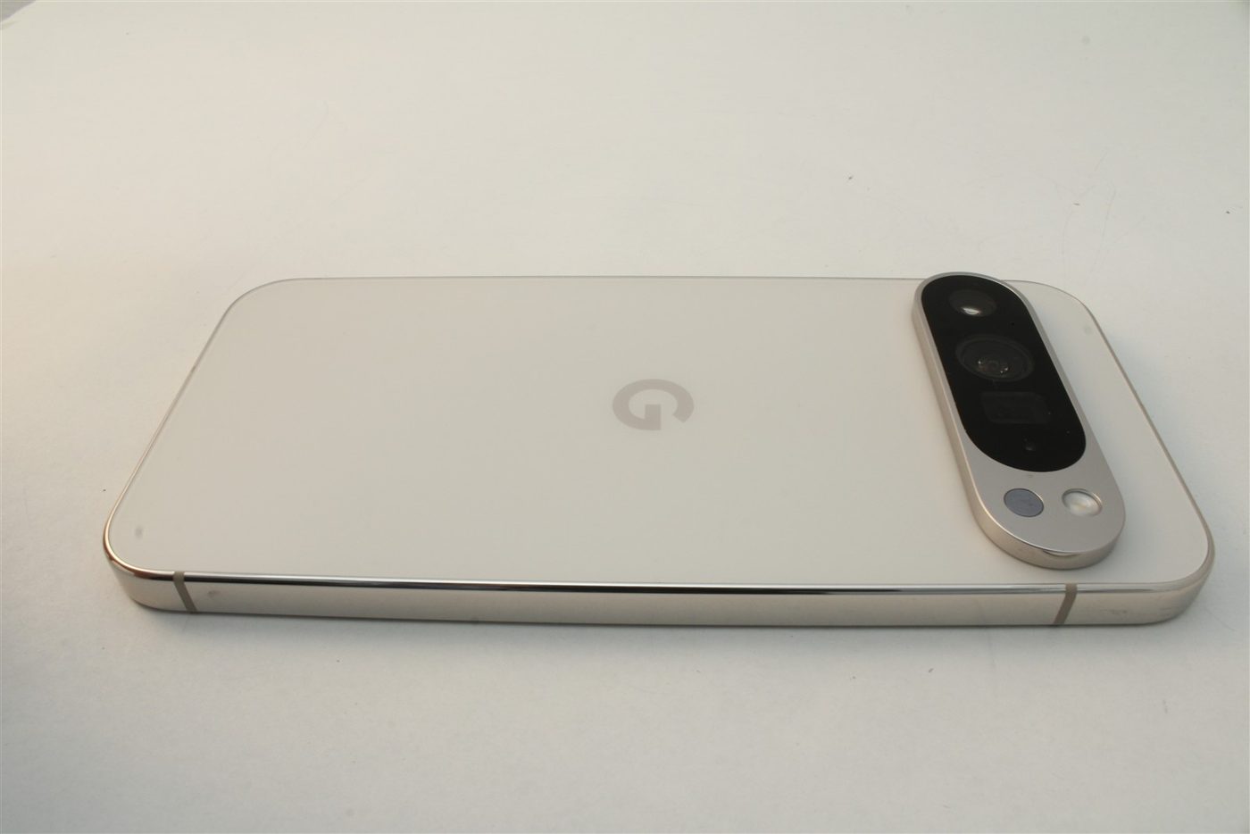 Pixel 9 Pro XL in White
