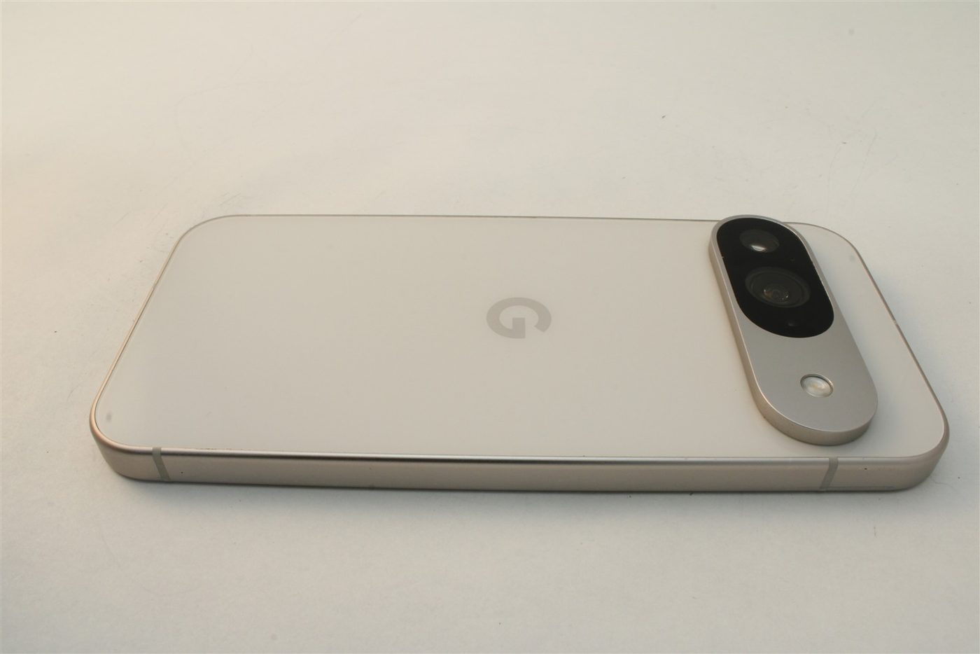 Pixel 9 in White