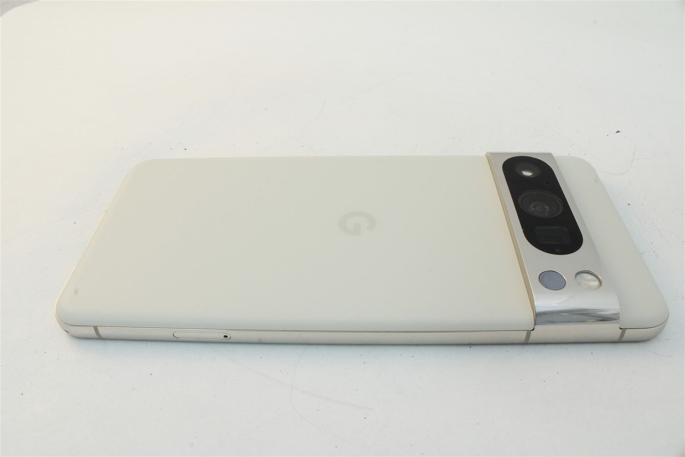 Pixel 8 Pro in White