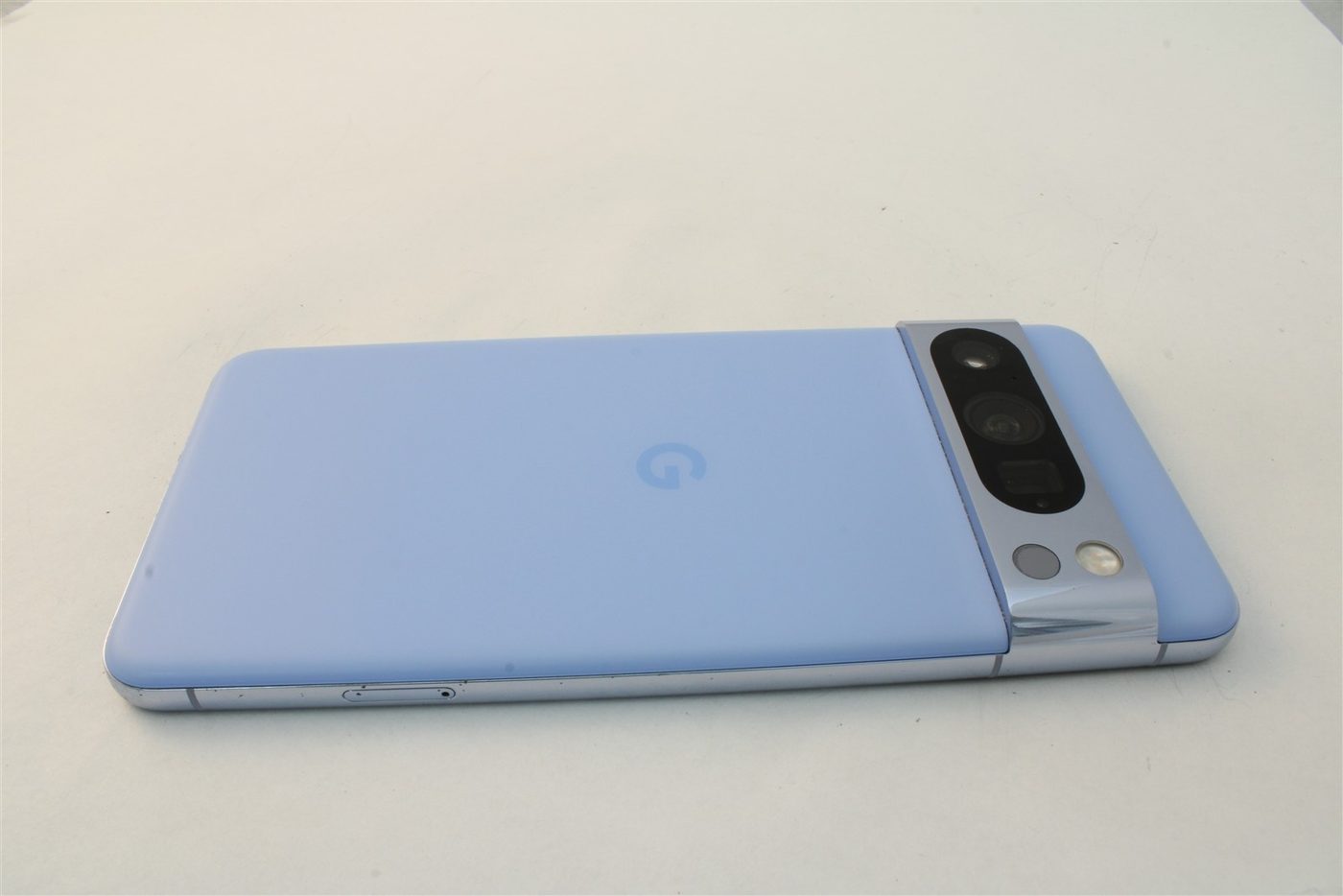 Pixel 8 Pro in Blue