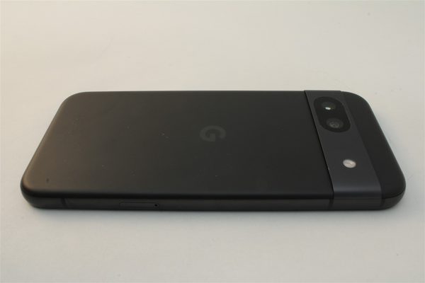 Pixel 8a in Black, cosmetic grade A