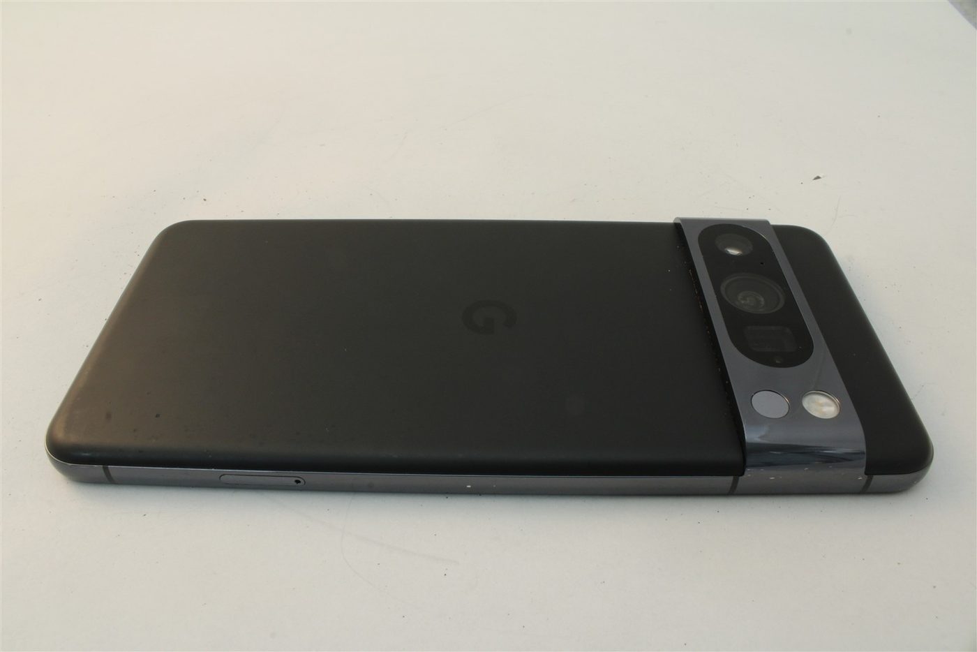 Pixel 8 Pro in Black