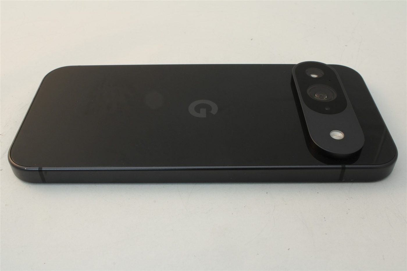 Pixel 9 in Black