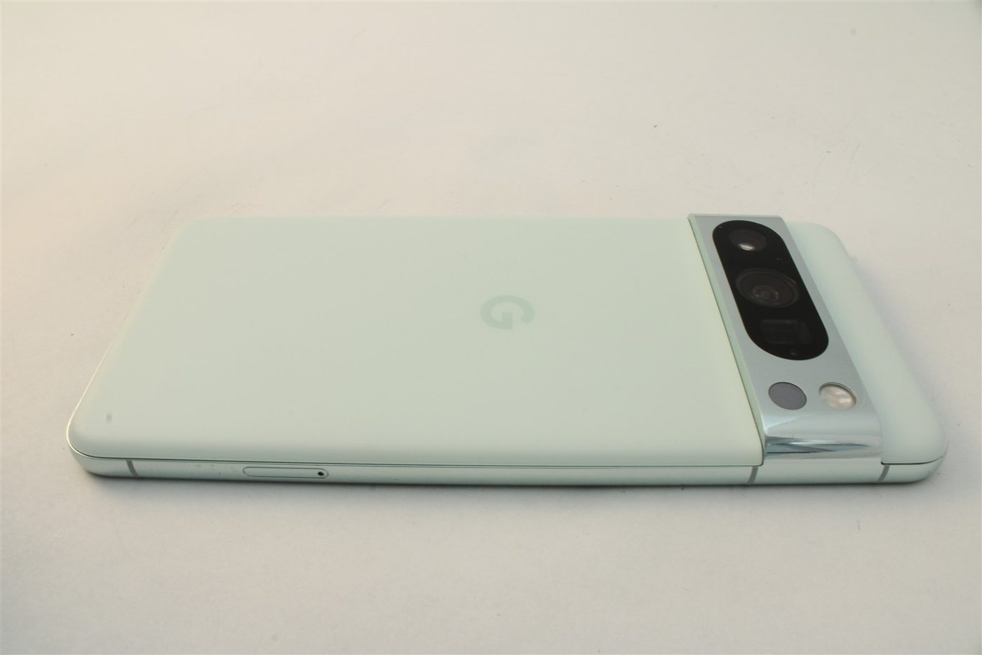 Pixel 8 Pro in Mint
