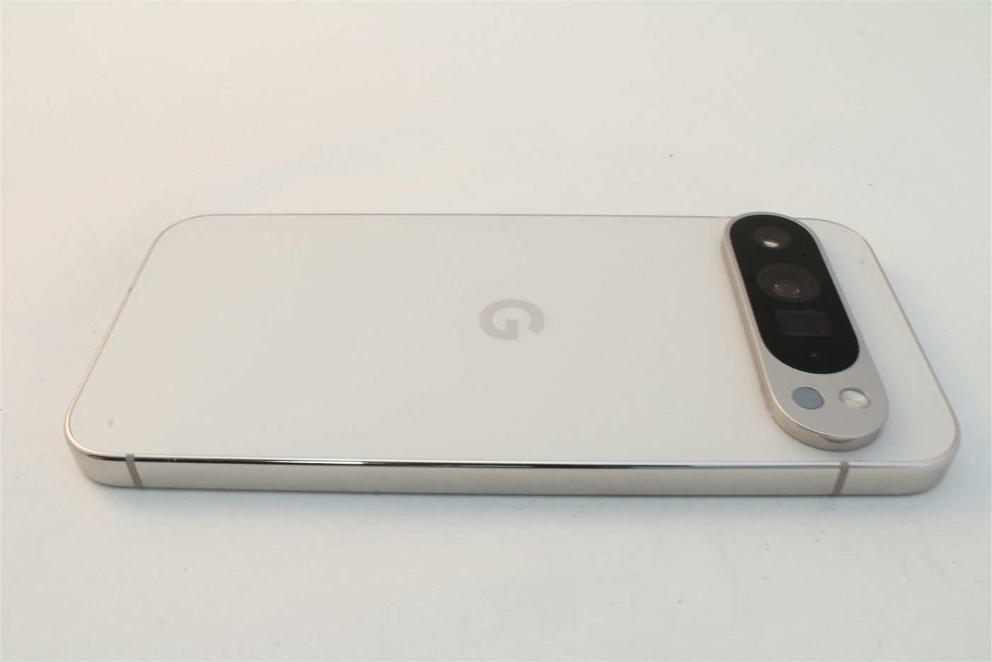 Pixel 9 Pro XL in White