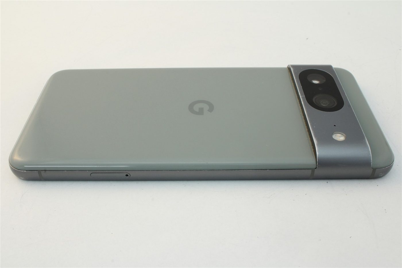 Pixel 8 in Green