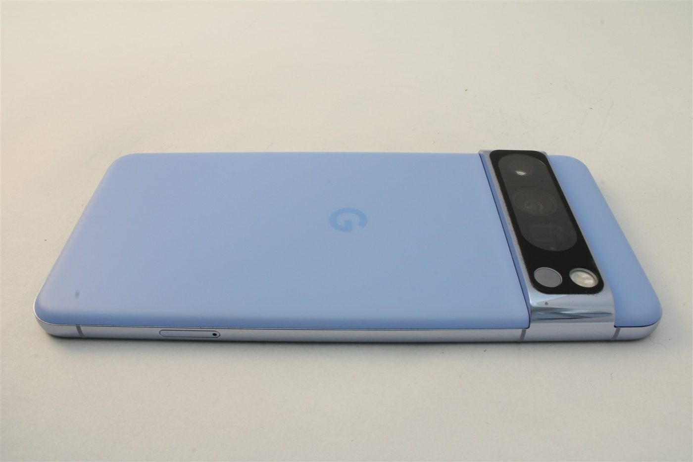Pixel 8 Pro in Blue