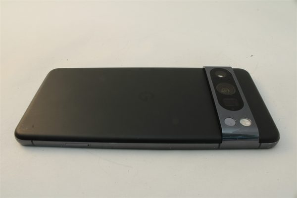 Pixel 8 Pro in Black, cosmetic grade B