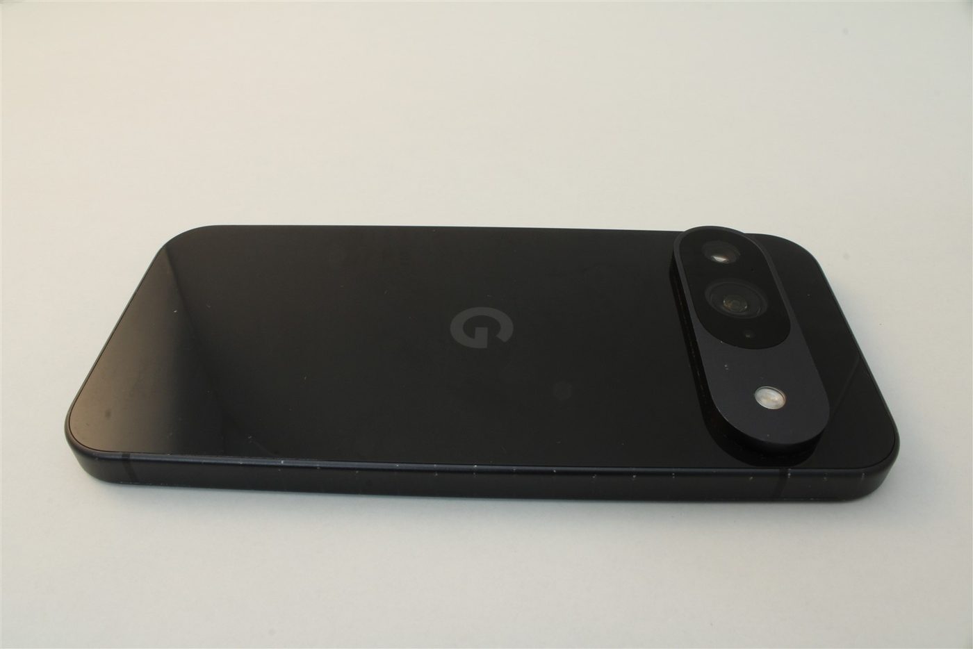 Pixel 9 in Black