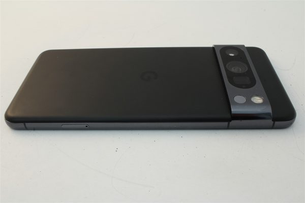 Pixel 8 Pro in Black, cosmetic grade A