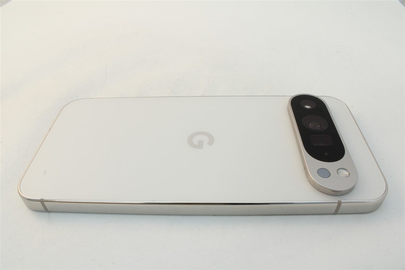 Pixel 9 Pro XL in White