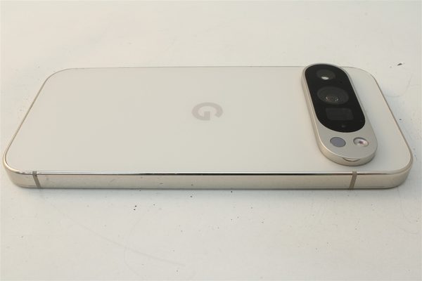 Pixel 9 Pro in White, cosmetic grade C
